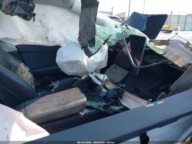 2022 TESLA MODEL Y 7SAYGDEE8NF459833 Photo 4