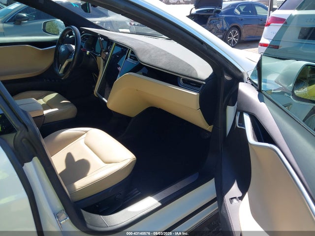 2015 TESLA MODEL S 5YJSA1E2XFF110876 Photo 4