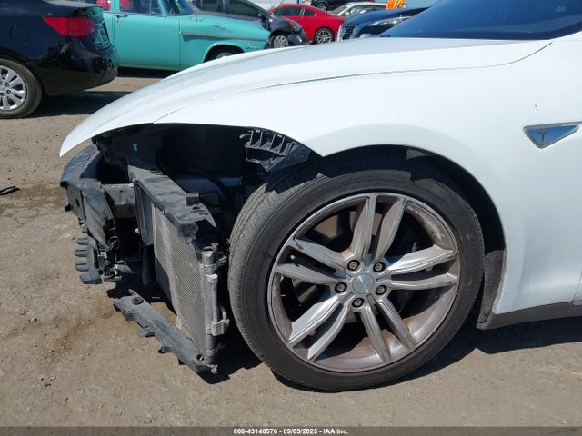 2015 TESLA MODEL S 5YJSA1E2XFF110876 Photo 5