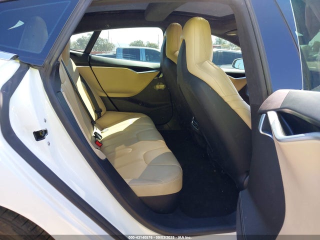 2015 TESLA MODEL S 5YJSA1E2XFF110876 Photo 7