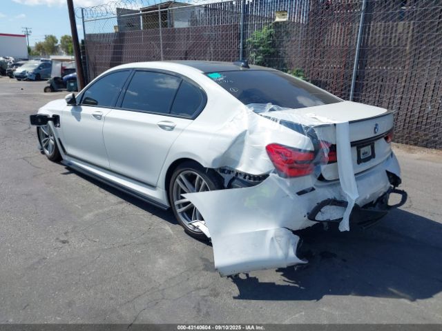 2018 BMW 740E WBA7J2C59JB246241 Photo 2