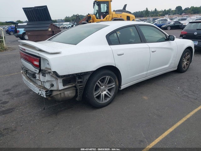 2C3CDXHG7EH324985 Dodge Charger Sxt