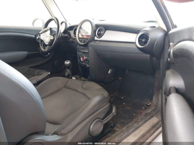 2011 MINI COOPER WMWSU3C55BT184162 Photo 4