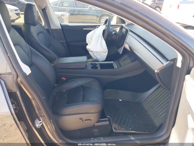 2024 TESLA MODEL Y 7SAYGDED5RF101473 Photo 4