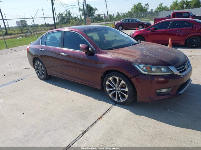 2015 1HGCR2F58FA246459 main image