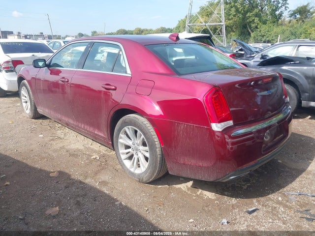 2019 CHRYSLER 300 2C3CCAAG5KH639354 Photo 2