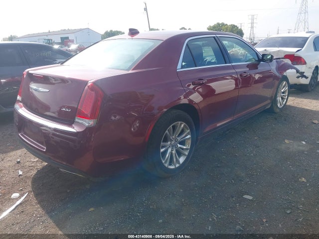 2019 CHRYSLER 300 2C3CCAAG5KH639354 Photo 3