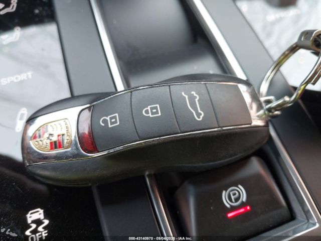 2024 PORSCHE MACAN WP1AG2A57RLB35797 Photo 10