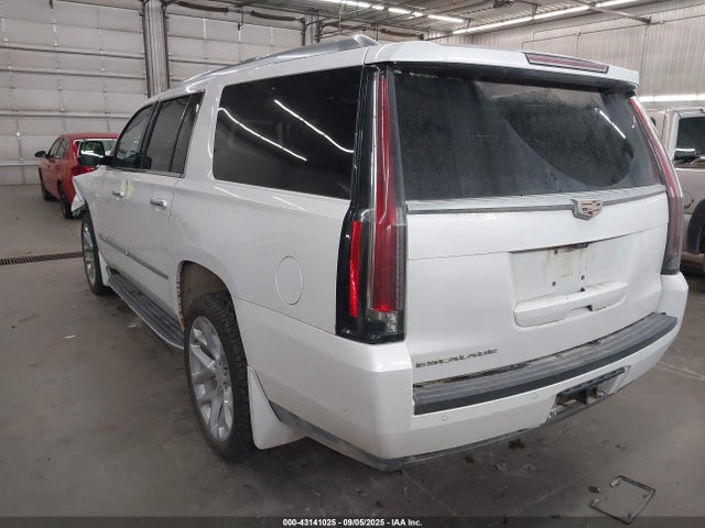 2017 CADILLAC ESCALADE ESV 1GYS4HKJ3HR345686 Photo 2