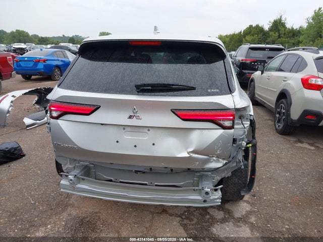 JA4J4VA81RZ035904 Mitsubishi Outlander