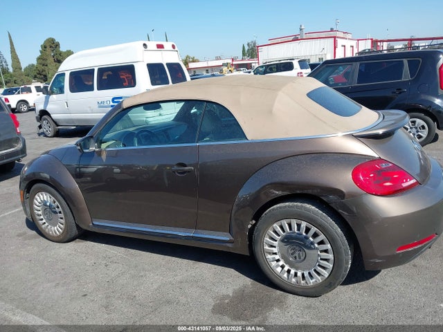 3VW517AT1FM802189 Volkswagen Beetle