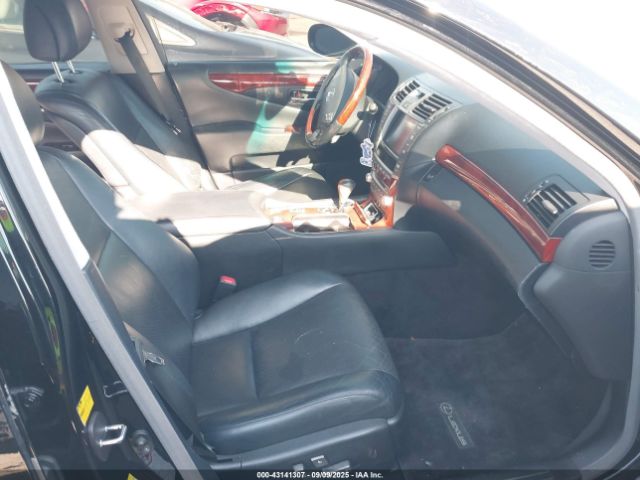 2011 LEXUS LS 460 JTHBL5EF9B5105800 Photo 4