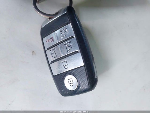 KNDMB5C1XH6246706 KIA Sedona