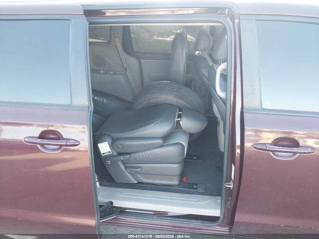 KNDMB5C1XH6246706 KIA Sedona