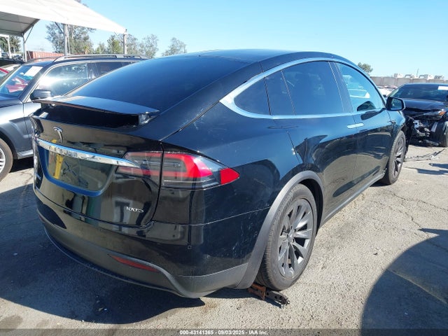 2017 TESLA MODEL X 5YJXCDE24HF056768 Photo 3