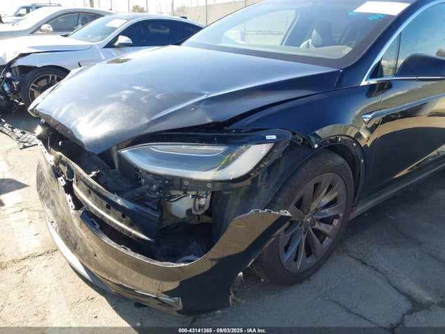 2017 TESLA MODEL X 5YJXCDE24HF056768 Photo 5