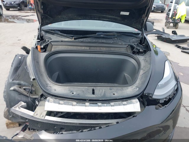 2023 TESLA MODEL Y 7SAYGDEF4PF831065 Photo 9