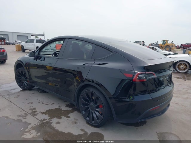 2023 TESLA MODEL Y 7SAYGDEF4PF831065 Photo 2