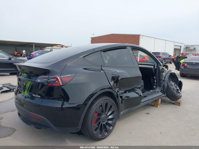 2023 TESLA MODEL Y 7SAYGDEF4PF831065 Photo 3
