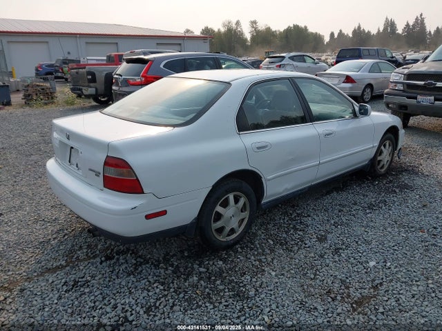 1994 HONDA ACCORD JHMCD5651RC060784 Photo 3