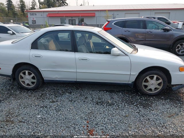 1994 HONDA ACCORD JHMCD5651RC060784 Photo 5