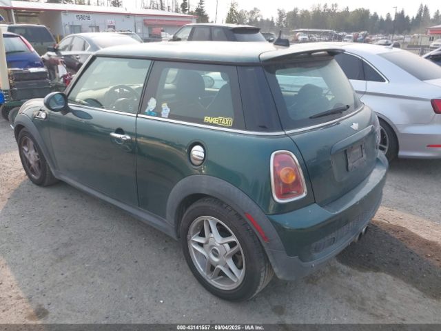 2007 MINI COOPER S WMWMF735X7TL92572 Photo 2