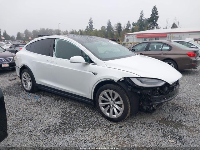 2019 TESLA MODEL X 5YJXCAE25KF186757 Photo 0