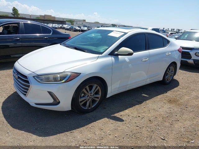 5NPD84LFXHH172052 Hyundai Elantra