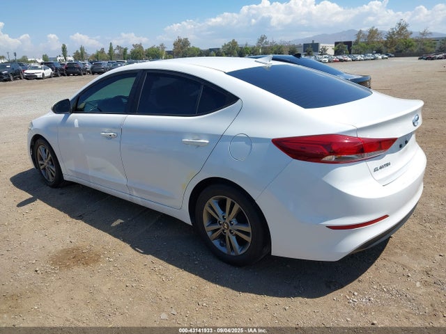 5NPD84LFXHH172052 Hyundai Elantra