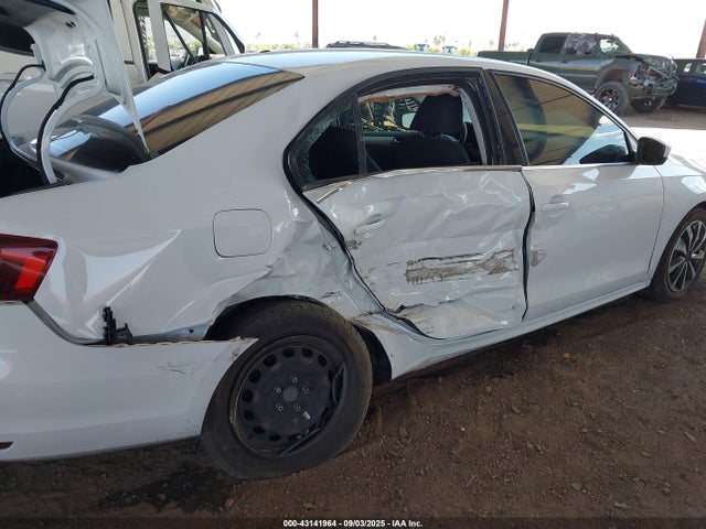 3VW2B7AJ0HM300579 Volkswagen 1.4 tsi