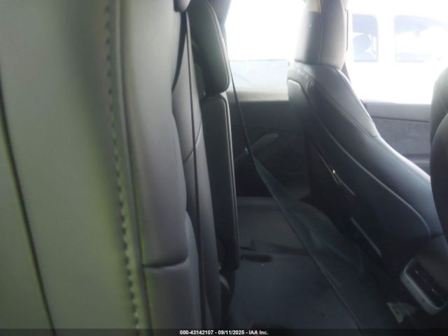 2024 TESLA MODEL Y 7SAYGAEE9RF101399 Photo 7