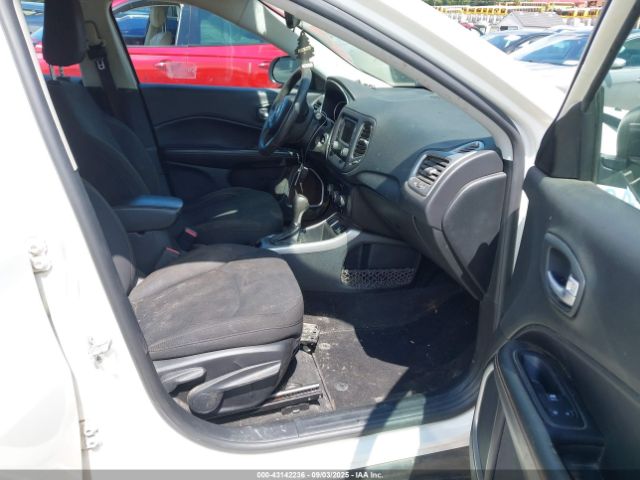 2018 JEEP COMPASS 3C4NJCAB9JT151685 Photo 4