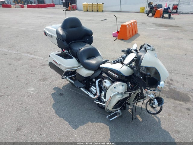 2014 HARLEY-DAVIDSON FLHTCU 1HD1FCM16EB679094