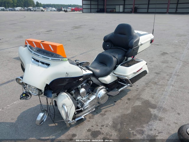 2014 HARLEY-DAVIDSON FLHTCU 1HD1FCM16EB679094 Photo 1
