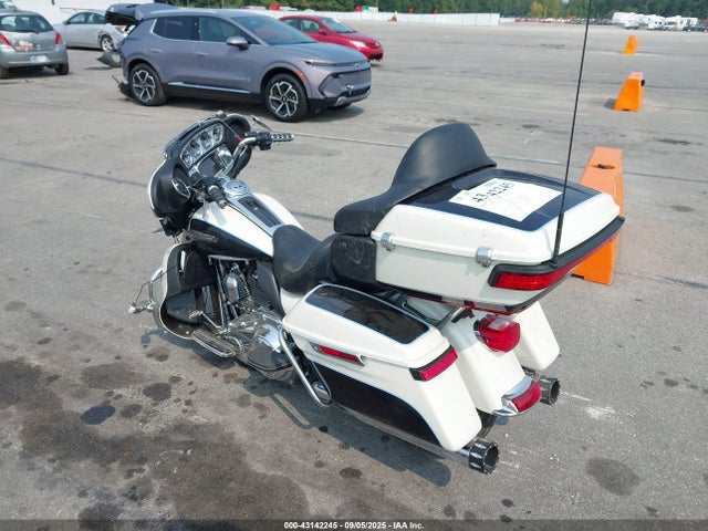 2014 HARLEY-DAVIDSON FLHTCU 1HD1FCM16EB679094 Photo 2