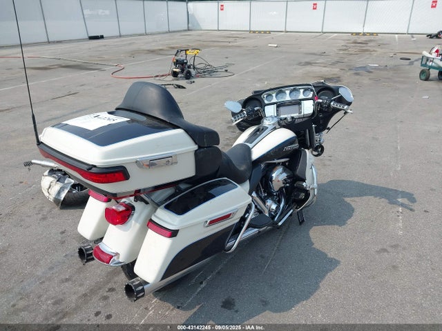 2014 HARLEY-DAVIDSON FLHTCU 1HD1FCM16EB679094 Photo 3
