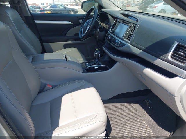 5TDKKRFH9FS051491 Toyota 2gr-fe