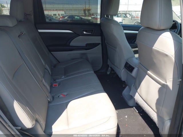 5TDKKRFH9FS051491 Toyota 2gr-fe