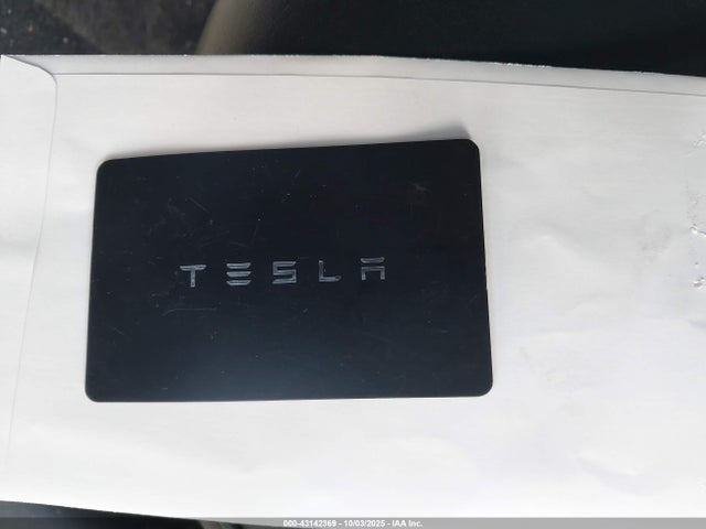 2021 TESLA MODEL 3 5YJ3E1EA5MF052611 Photo 10