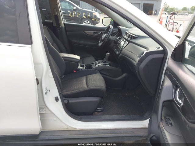 JN8AT2MV0HW273546 Nissan 2017
