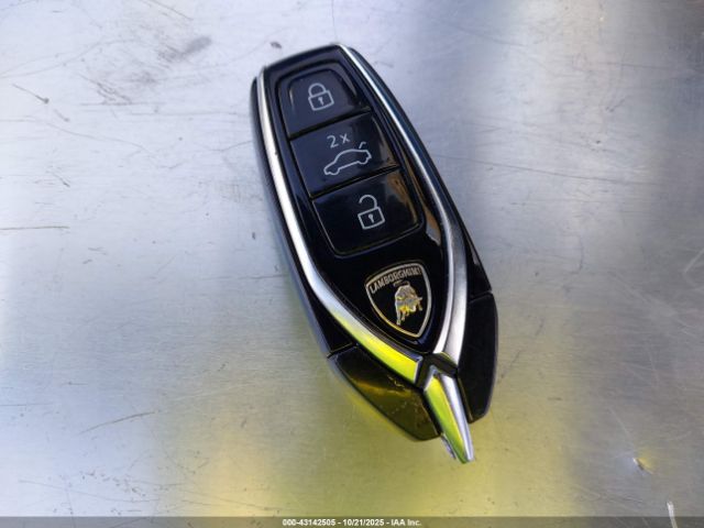 2021 LAMBORGHINI URUS ZPBUA1ZL3MLA15848 Photo 10