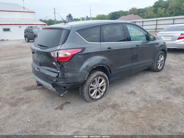 1FMCU9G92HUE96171 Ford 2017
