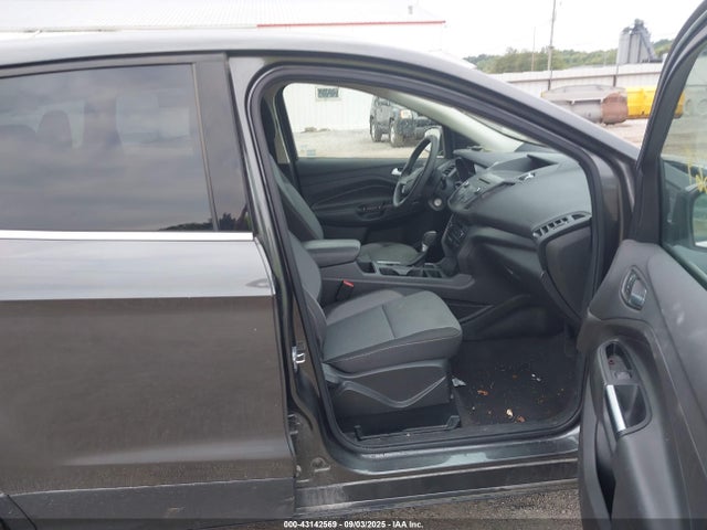 1FMCU9G92HUE96171 Ford 2017