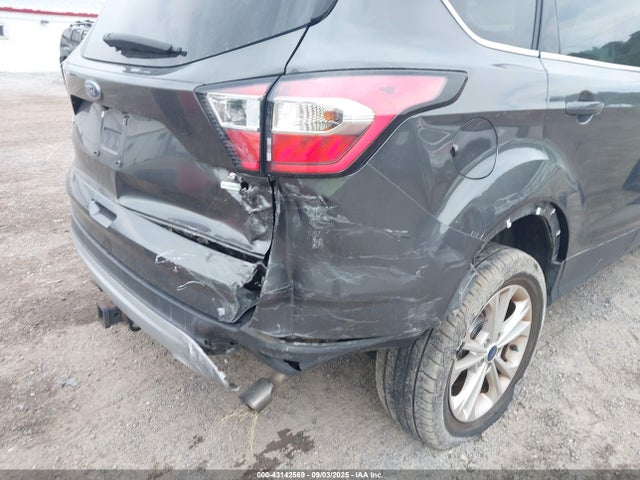 1FMCU9G92HUE96171 Ford 2017