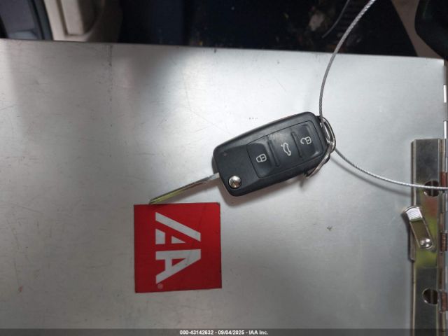 2017 VOLKSWAGEN PASSAT 1VWDT7A3XHC047134 Photo 10