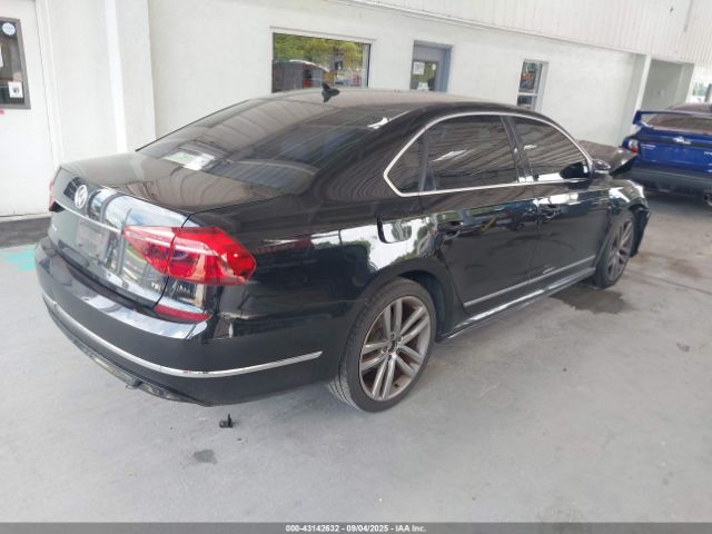 2017 VOLKSWAGEN PASSAT 1VWDT7A3XHC047134 Photo 3