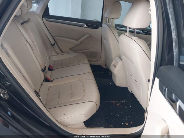 2017 VOLKSWAGEN PASSAT 1VWDT7A3XHC047134 Photo 7