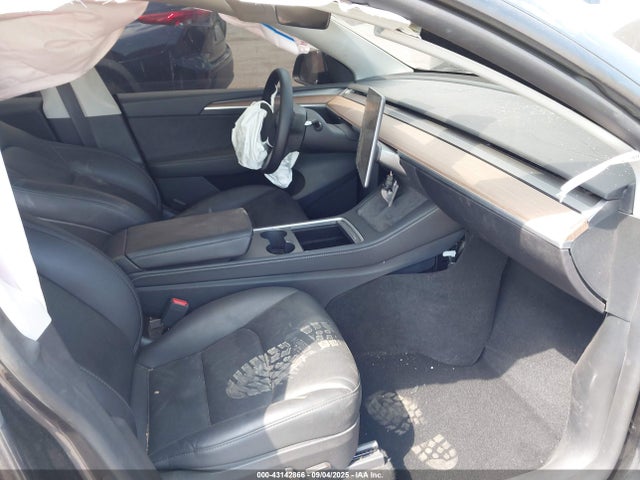 2024 TESLA MODEL Y 7SAYGDED5RF058091 Photo 4