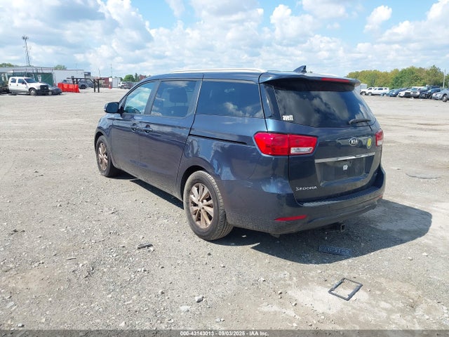 KIA Sedona 2017 KNDMB5C19H6285528 Image 3