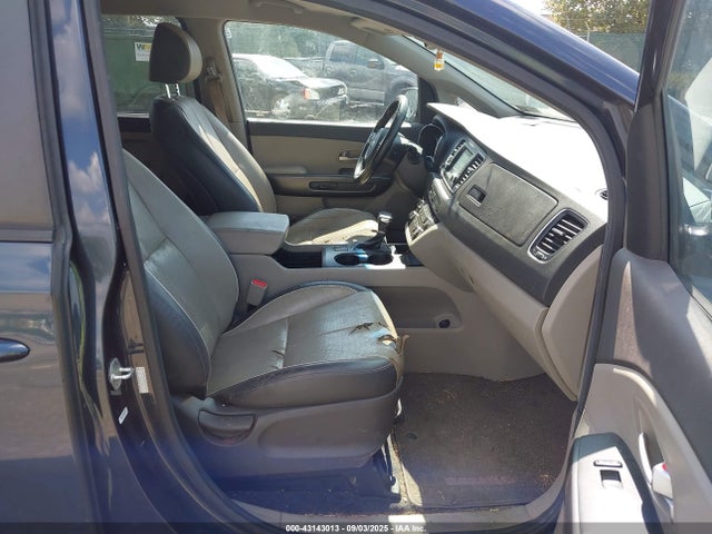 KIA Sedona 2017 KNDMB5C19H6285528 Image 5
